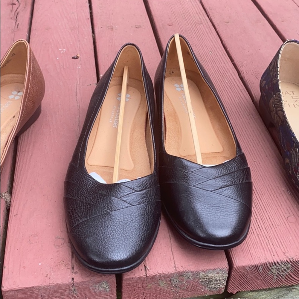Naturalizer flats